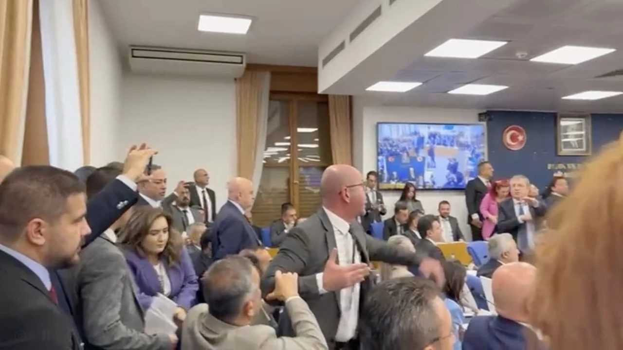 CHP’nin Sansür İddiası TBMM’de Çökertildi 3 chpnin sansur iddiasi tbmmde cokertildi 4