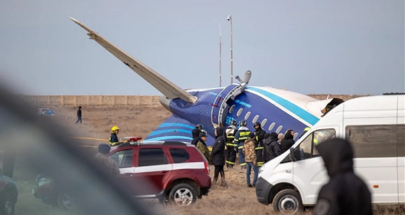 Azerbaycan Uçağı Kazasında 38 Kişi Hayatını Kaybetti