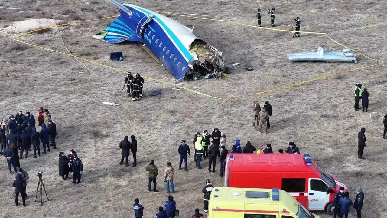 Azerbaycan Uçağı Kazasında 38 Kişi Hayatını Kaybetti 2 Azerbaycan Ucagi Kazasinda 38 Kisi Hayatini Kaybetti 3