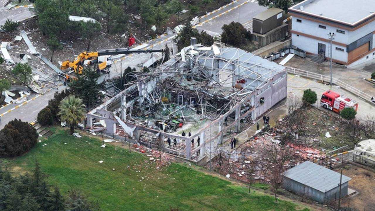 Balikesirdeki Patlama ve Kazada Bakan Tunctan Aciklamalar 1