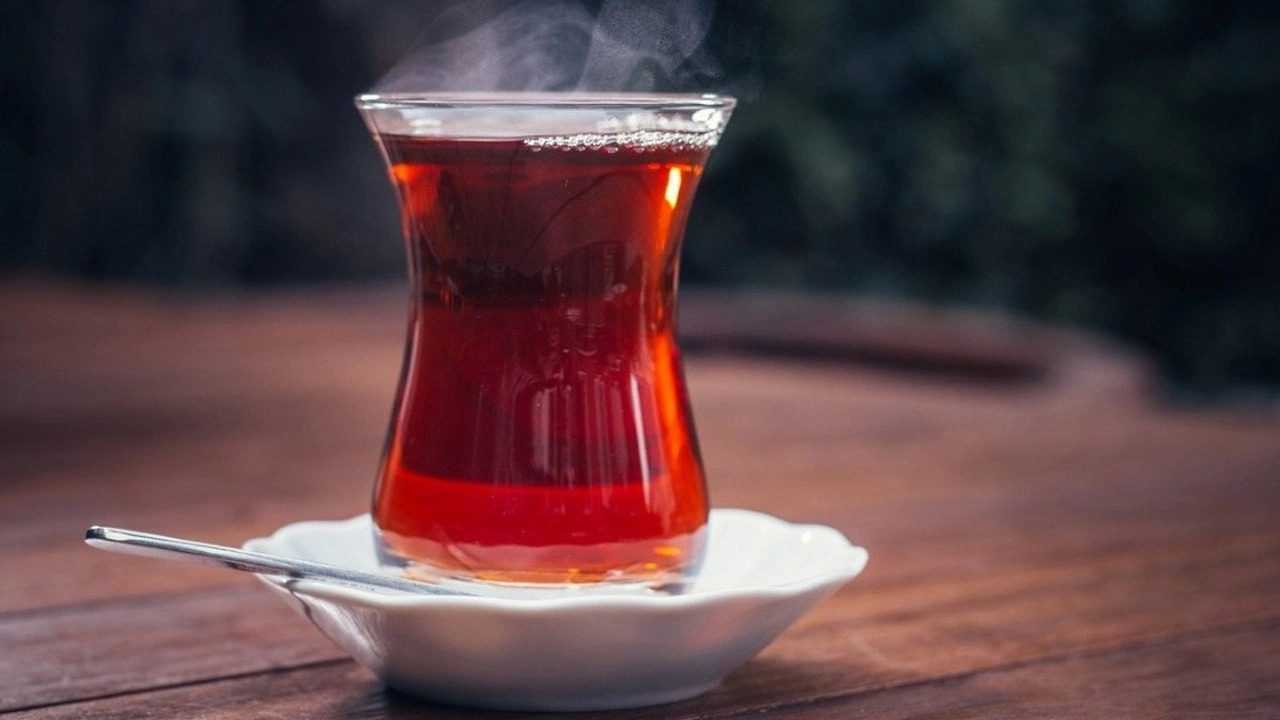 Bodrum’da Çayın Bedeli: Harcama Limiti Tepki Çekiyor 1 Bodrumda Cayin Bedeli Harcama Limiti Tepki Cekiyor 1