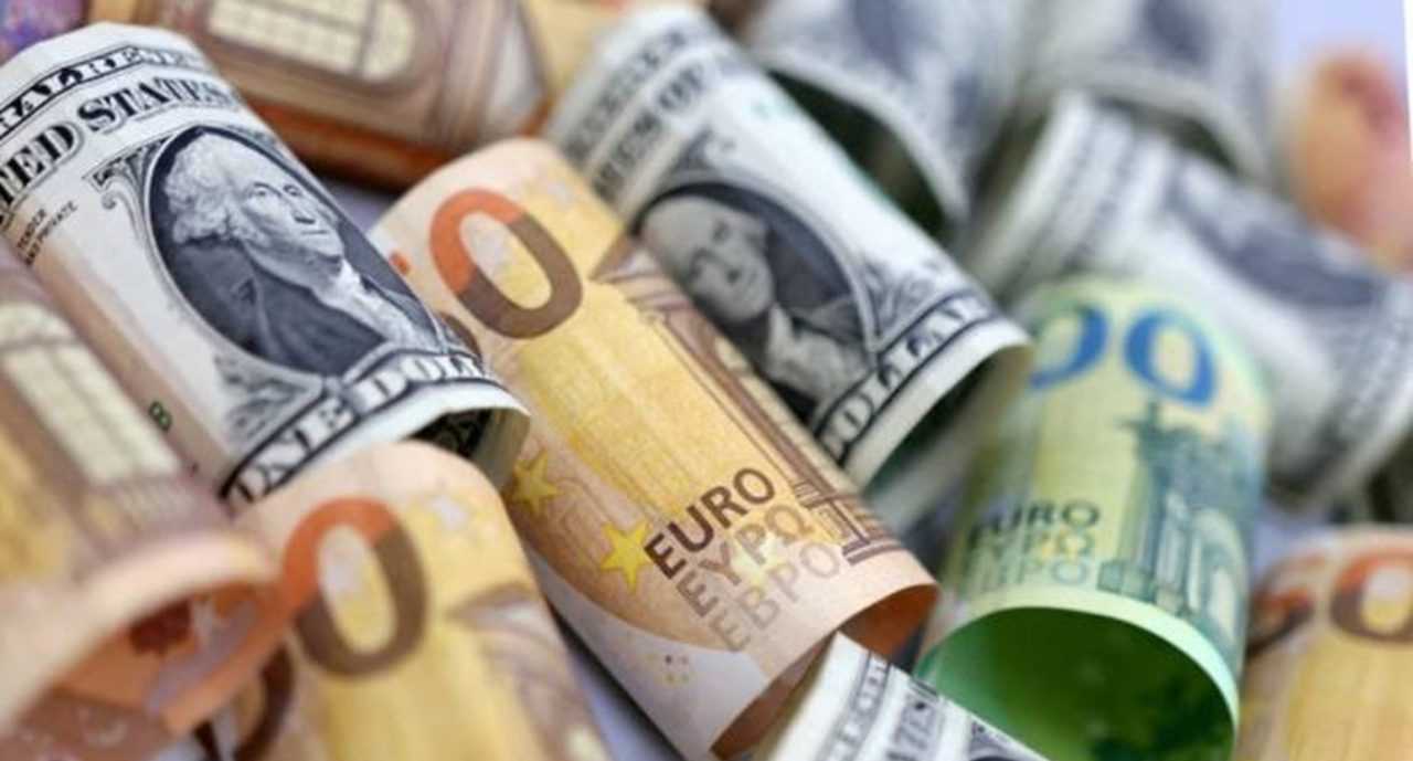 Dolar ve Euro Kurları Yükseliyor: Kapalıçarşı'da Son Durum 1 Dolar ve Euro Kurlari Yukseliyor Kapalicarsida Son Durum 3