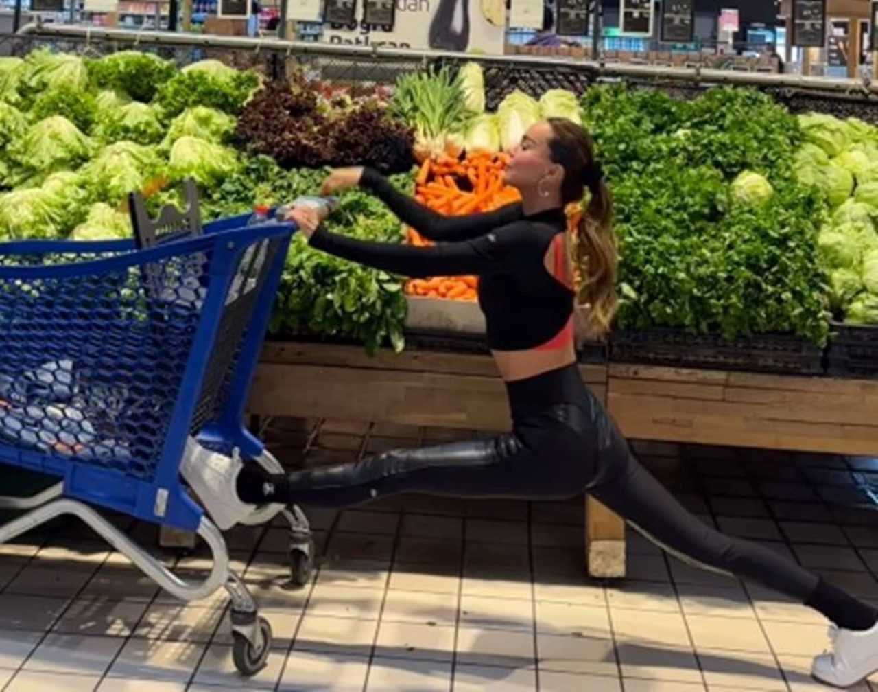 Ebru Sallidan Sasirtan Adim Markette Pilates Yapti 2