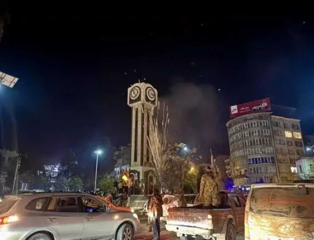 Esad Rejimi Yıkıldı: Şam'da Özgürlük Kutlamaları 2 Esad Rejimi Yikildi Samda Ozgurluk Kutlamalari 3