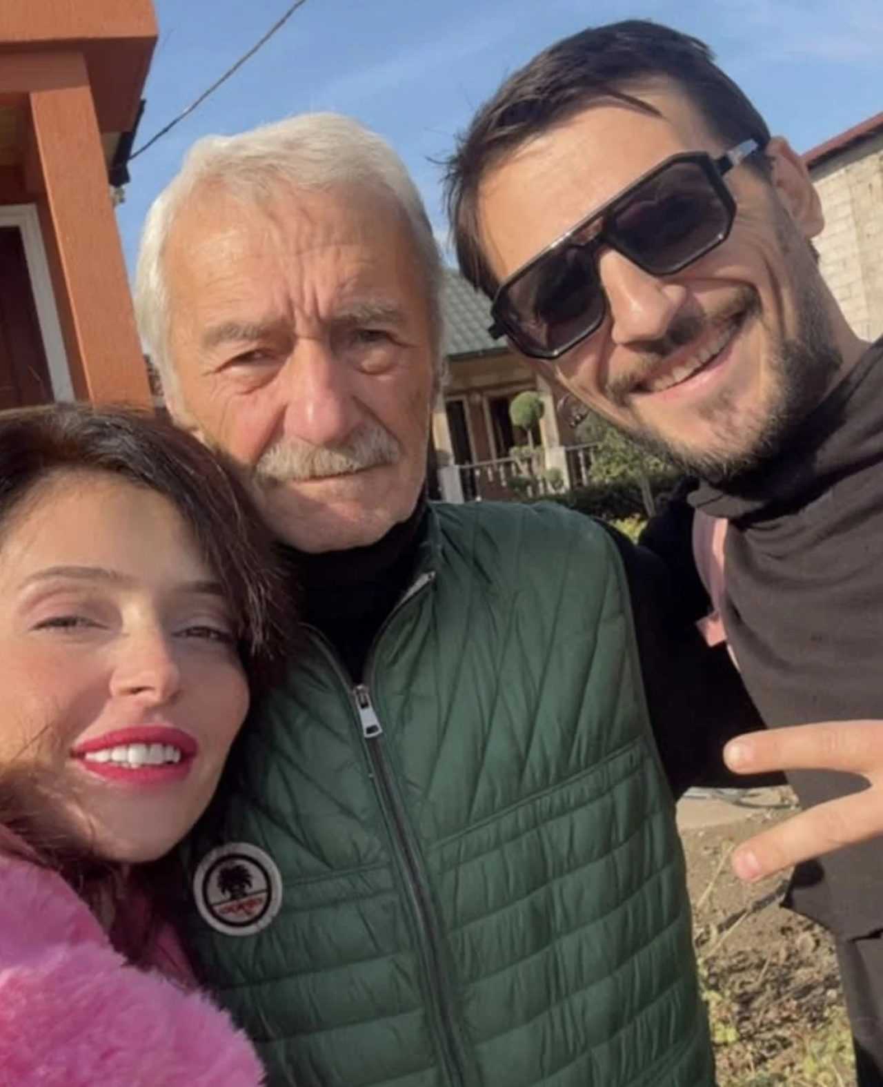 Evlatlik Oldugunu Ogrenen Gazetecinin Sok Edici Kesfi 5