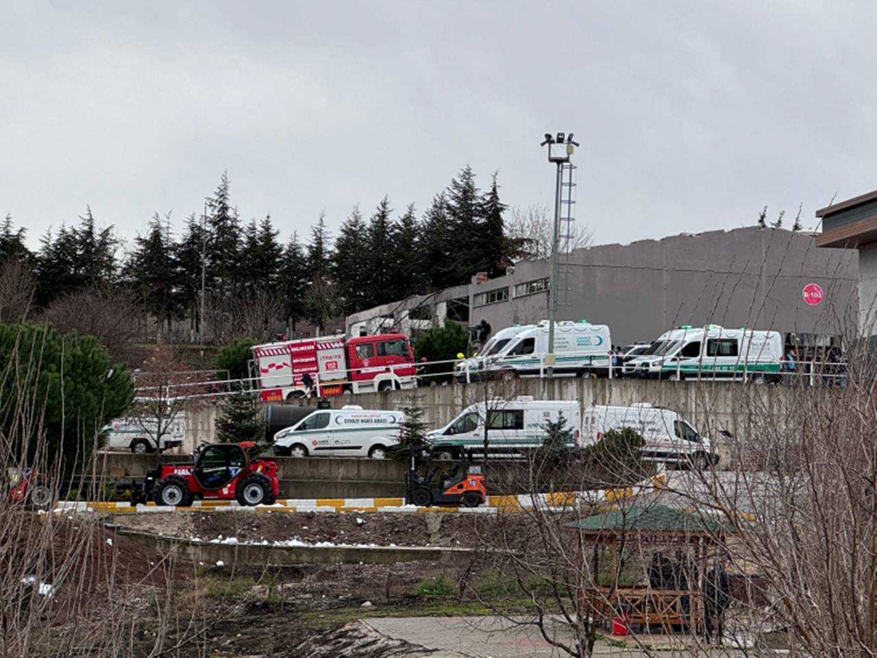 Fabrika Patlamasında 11 Ölü, Bakanlar İnceleme Yaptı 1 Fabrika Patlamasinda 11 Olu Bakanlar Inceleme Yapti 2