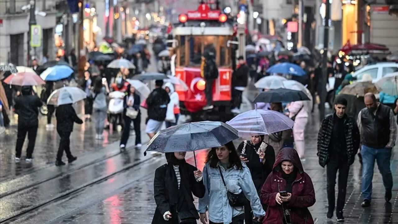 İstanbul’da Ani Soğuk ve Şiddetli Yağış Alarmı 2 Istanbulda Ani Soguk ve Siddetli Yagis Alarmi 3