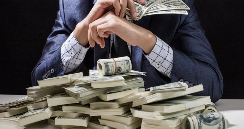 Milyar Dolarlık Sarsıntı: Zirveye Kim Yerleşti?