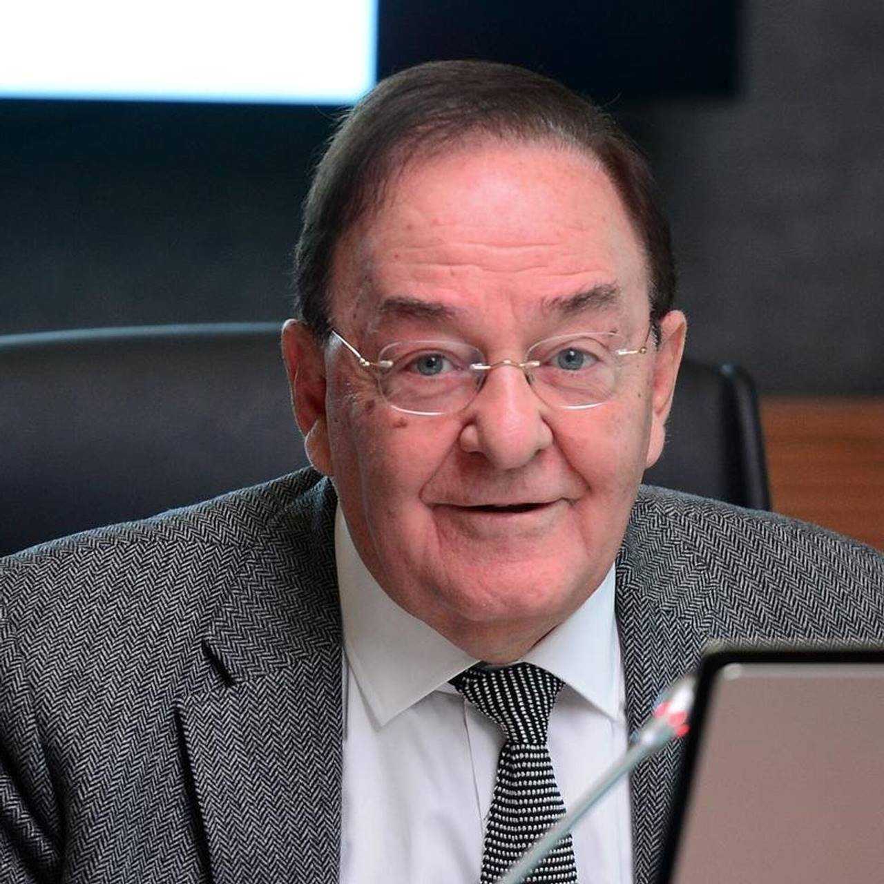 Ahmet İyimaya'nın Vefatı: Türk Siyasetinin Büyük Kaybı 1 Ahmet Iyimayanin Vefati Turk Siyasetinin Buyuk Kaybi 2