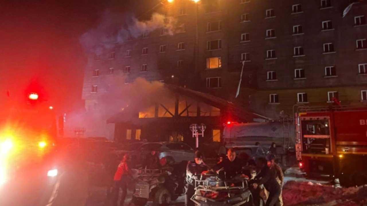 Bolu'da Otelde Korkunç Yangın: Tatilciler Uykuda Yakalandı 1 Boluda Otelde Korkunc Yangin Tatilciler Uykuda Yakalandi 2