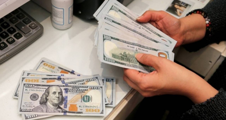 Dolar Zirvede, Gözler Enflasyon ve Maaş Artışlarında