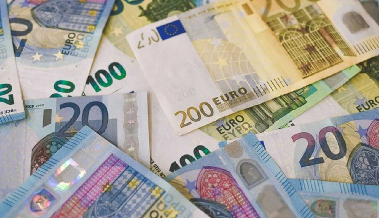 Dolar ve Euro Rekor Kiriyor Doviz Piyasasinda Sok Degisim 3