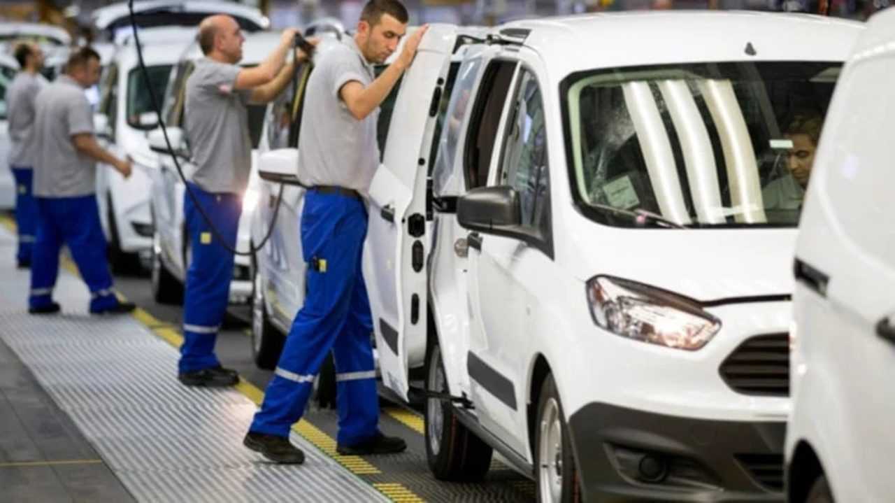 Ford’da Büyük Kriz: 272 Bin Araçta Akü Sorunu 1 Fordda Buyuk Kriz 272 Bin Aracta Aku Sorunu 2