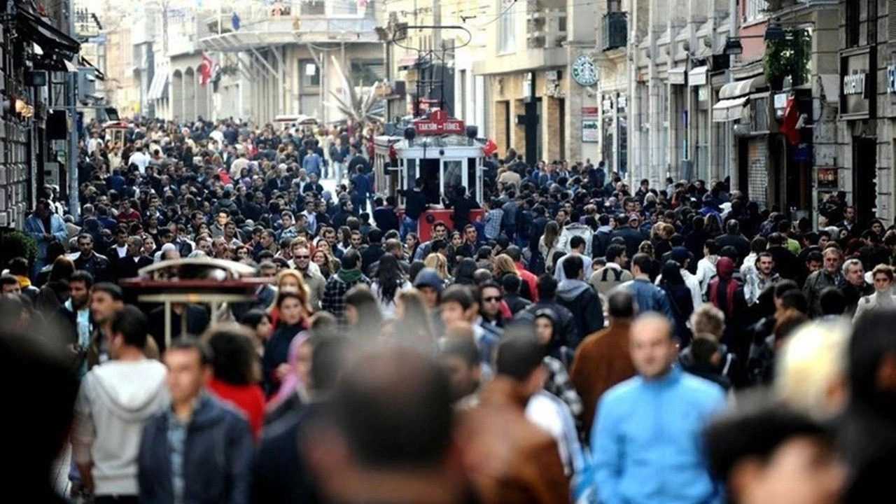 Gençler ve Kadınlar Çalışma Hayatında Zorlu Sınav Veriyor 3 Gencler ve Kadinlar Calisma Hayatinda Zorlu Sinav Veriyor 4