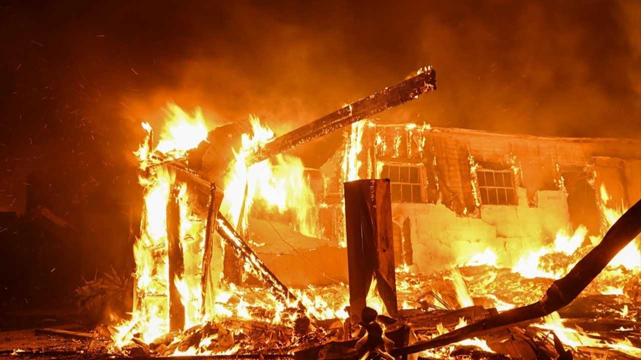 Los Angeles’ta Yangınlar ve Kundaklama Şüphesi 1 Los Angelesta Yanginlar ve Kundaklama Suphesi 2