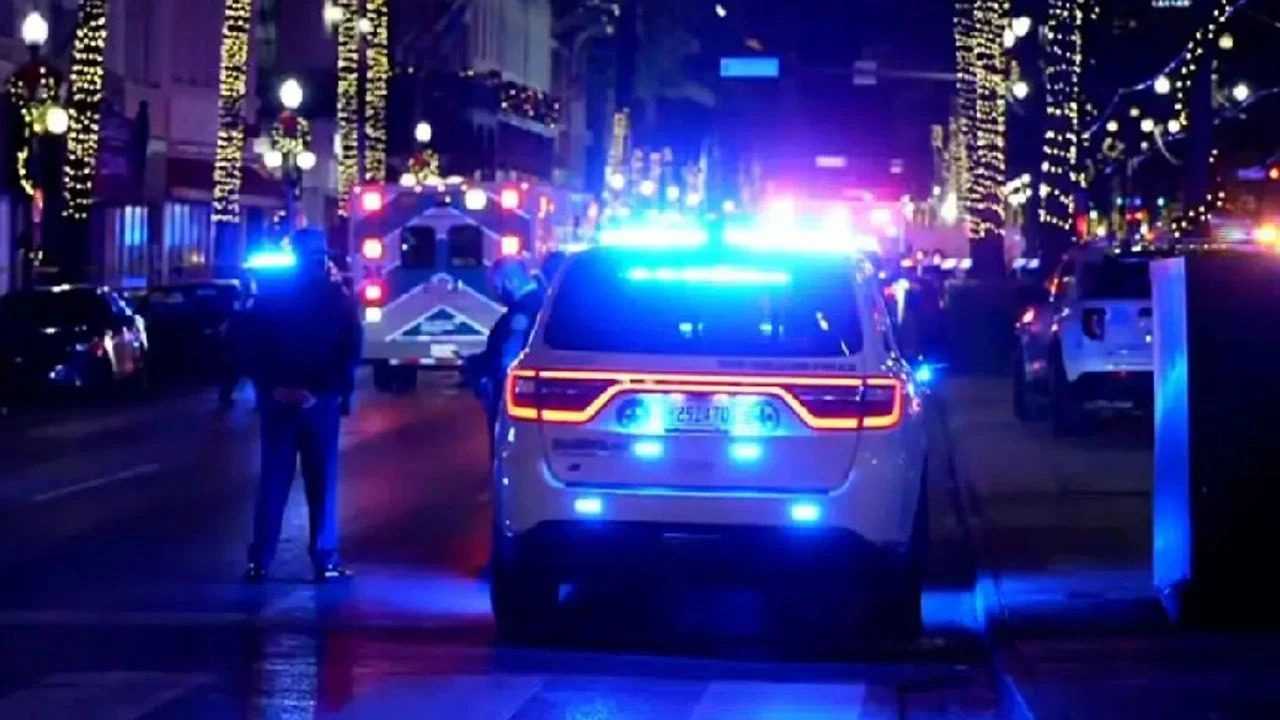 Yeni Yıl Kâbusu: New Orleans'ta Kamyon Kalabalığa Daldı 1 Yeni Yil Kabusu New Orleansta Kamyon Kalabaliga Daldi 2