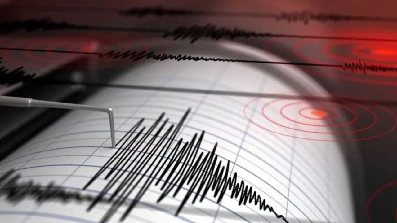 Ege Denizi'nde Deprem Hareketliliği Devam Ediyor 2 Ege Denizinde Deprem Hareketliligi Devam Ediyor 3