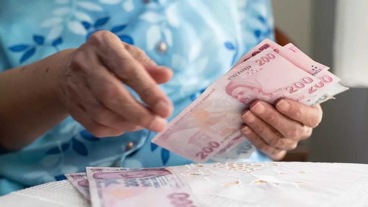 Emekliye Büyük İkramiye Zammı Geliyor mu? 2 Emekliye Buyuk Ikramiye Zammi Geliyor mu 3