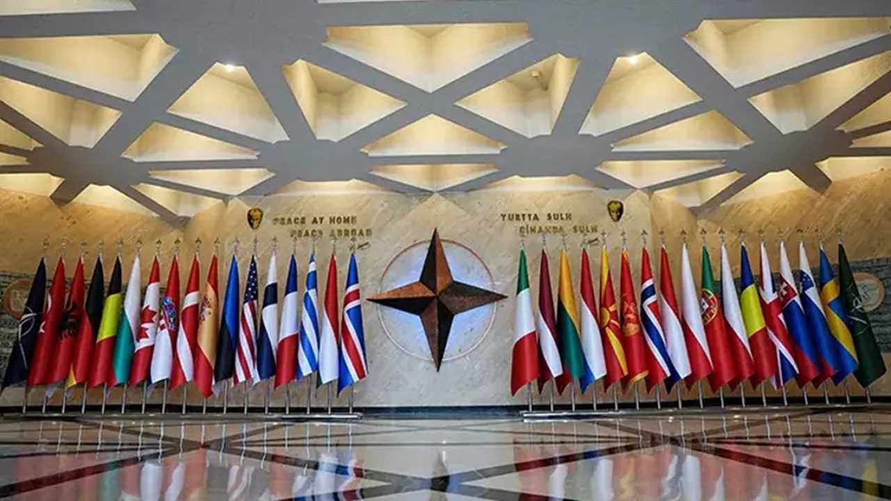 Türkiye'nin NATO'daki Gücü: Strateji ve Savunmanın Merkezi 2 Turkiyenin NATOdaki Gucu Strateji ve Savunmanin Merkezi 3