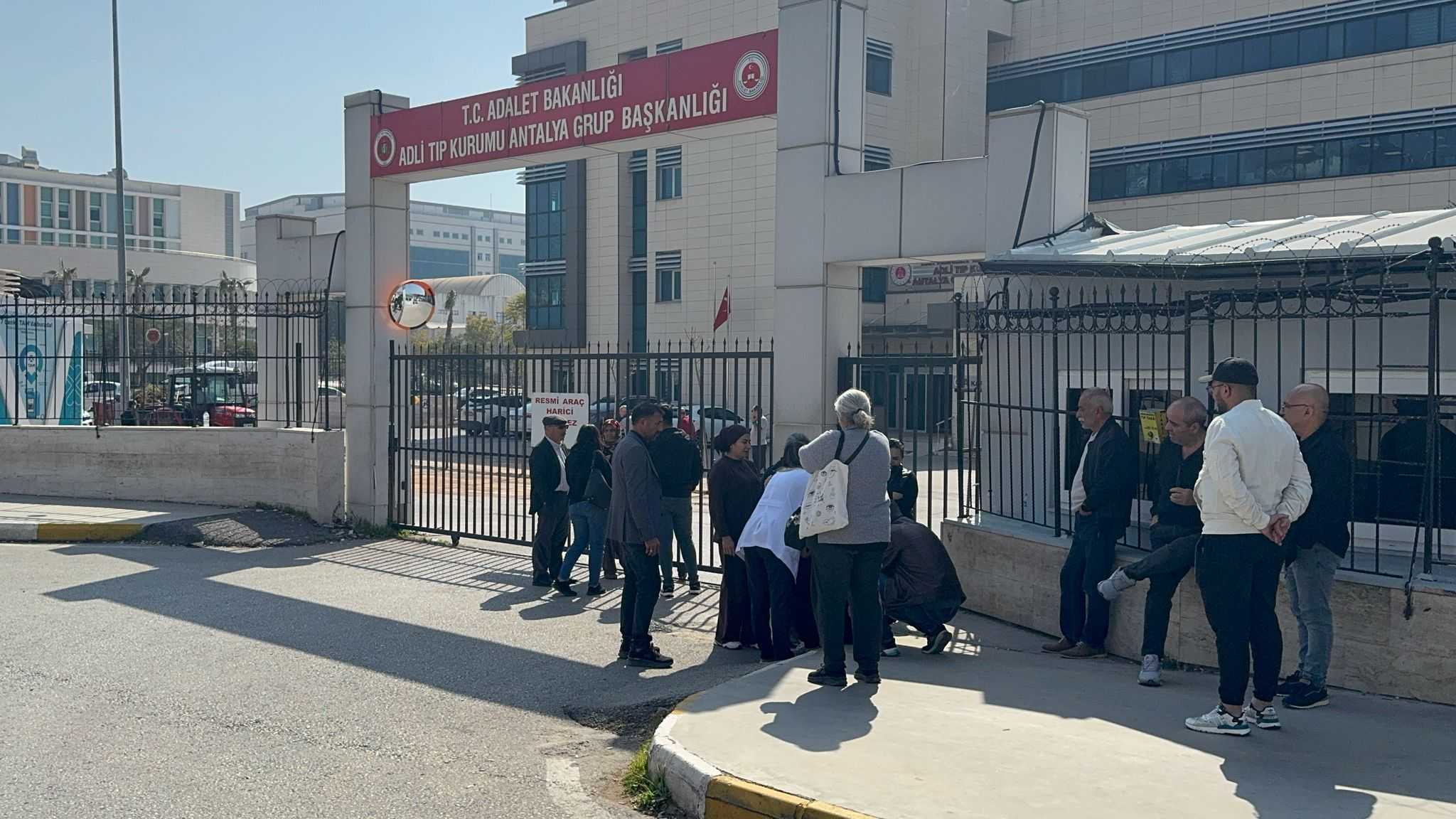2 Aylık Evlilik Kanlı Bitti: Eşi Tarafından Katledildi! 2 AA 20250310 37296154 37296151 ANTALYADA KADIN HEMSIRE 2 AY ONCE EVLENDIGI MESLEKTASI TARAFINDAN BICAK VE SATIRLA OLDURULDU