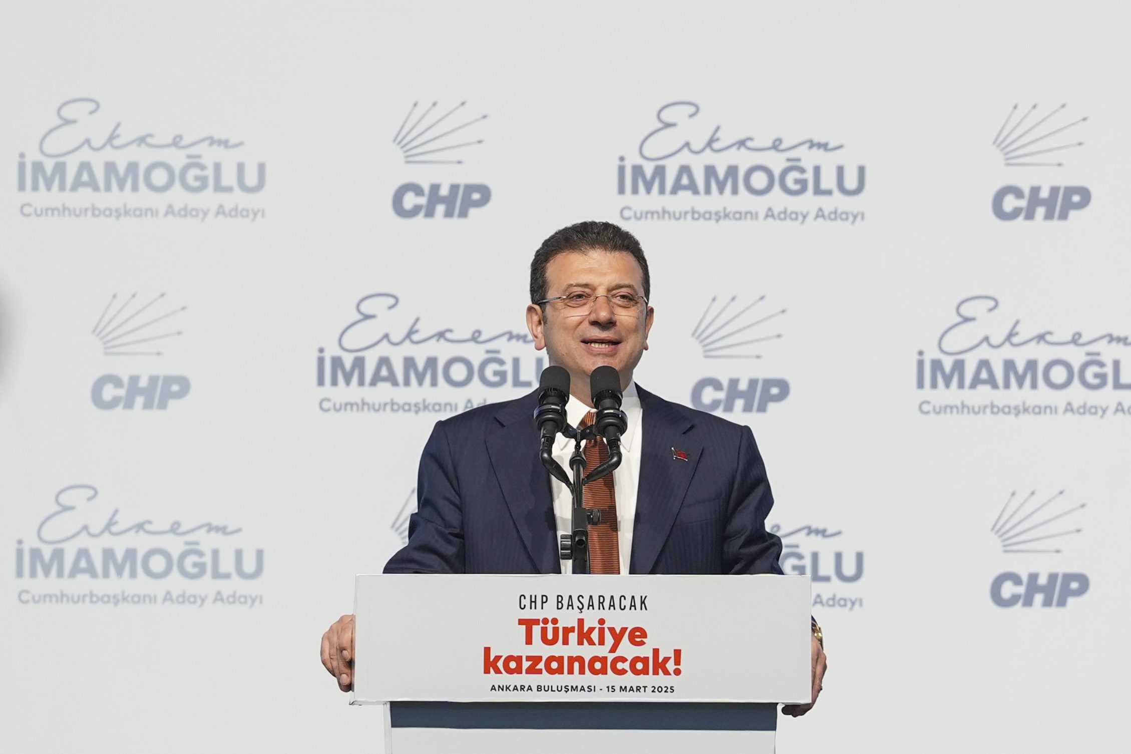 Şok Operasyon: İBB Başkanı İmamoğlu Gözaltında 11 AA 20250315 37347856 37347850 IBB BASKANI IMAMOGLU ANKARADA PARTILILERE SESLENDI