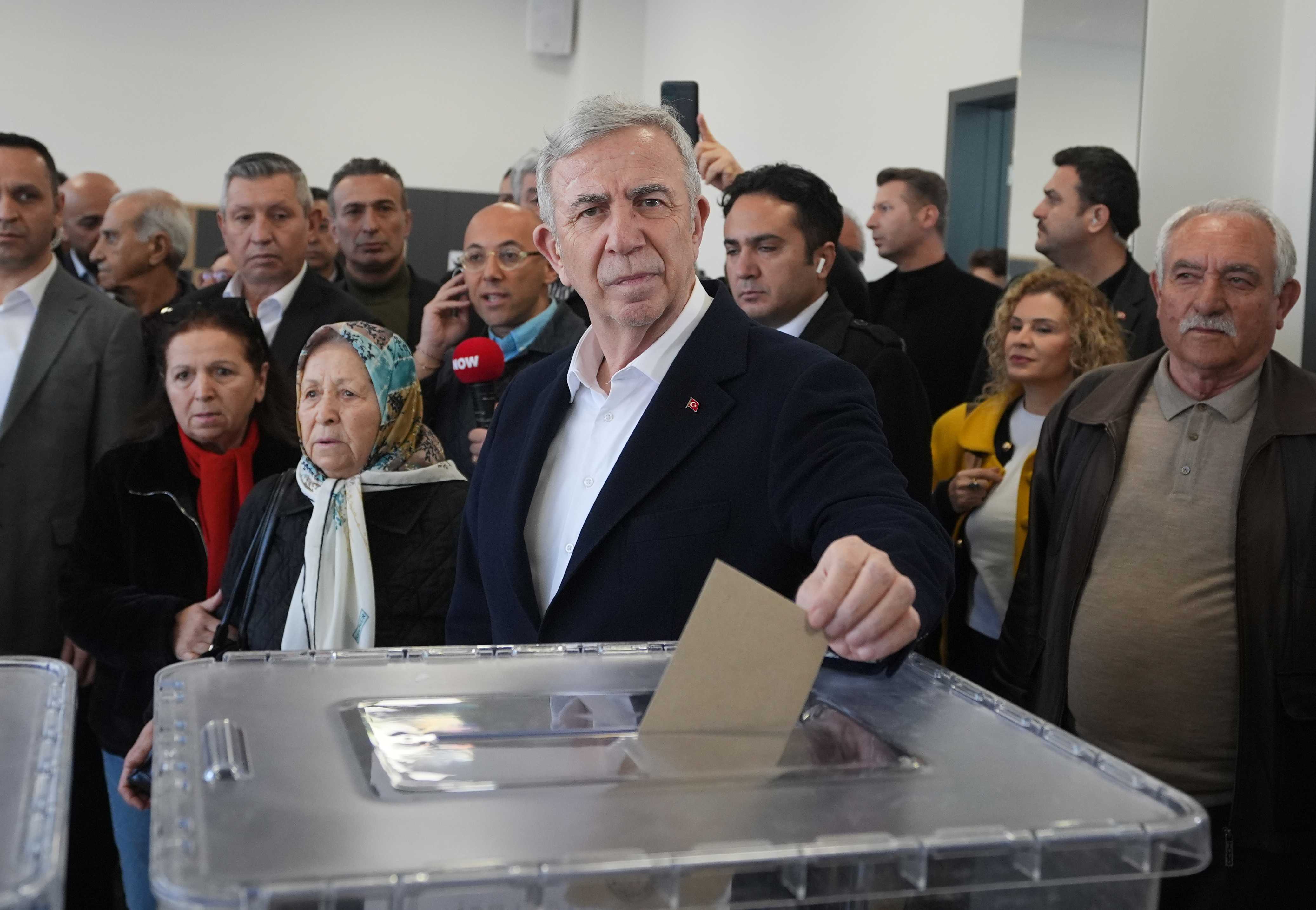 Mansur Yavaş’tan ‘Paçavra’ Tartışmasına İlk Yanıt! 2 AA 20250323 37426201 37426199 ABB BASKANI YAVAS CHPNIN ON SECIMINDE OYUNU KULLANDI
