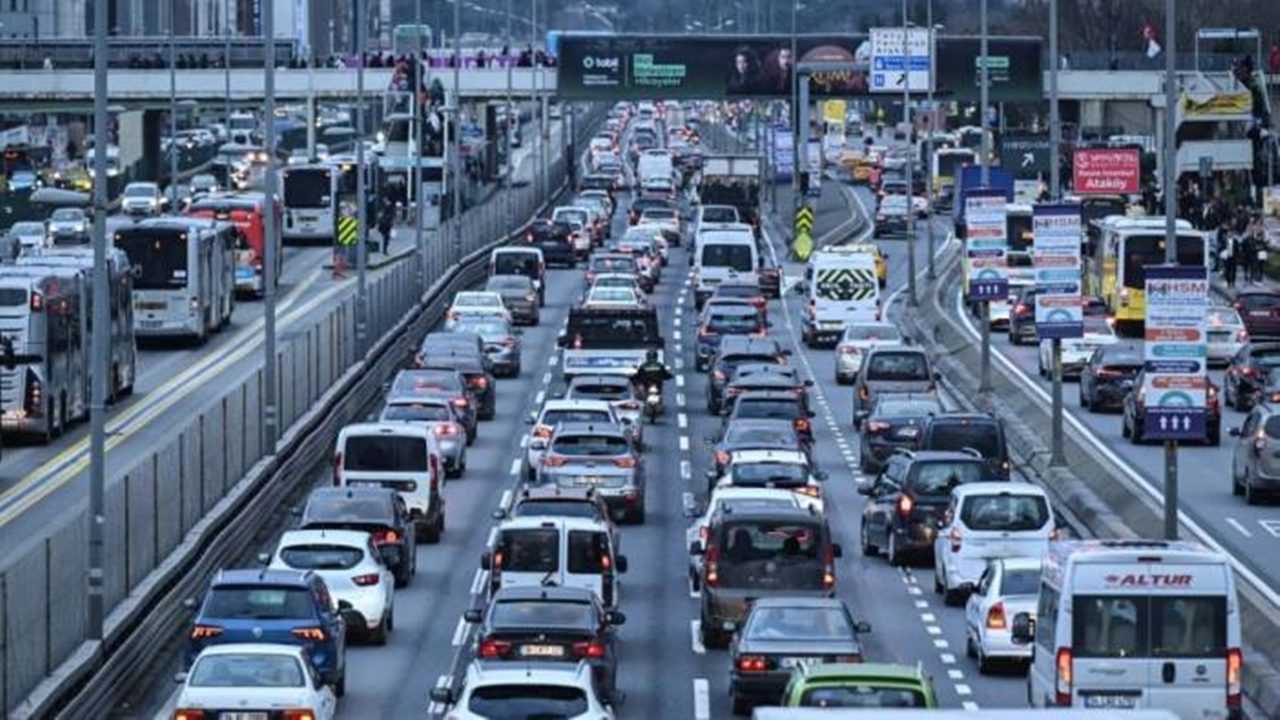 Bayramda Trafik Tedbirleri Zirveye Çıkıyor 2 Bayramda Trafik Tedbirleri Zirveye Cikiyor 3