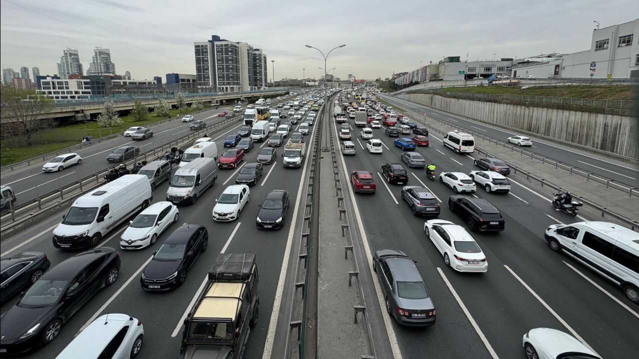 Bayramda Trafik Tedbirleri Zirveye Çıkıyor 3 Bayramda Trafik Tedbirleri Zirveye Cikiyor 4