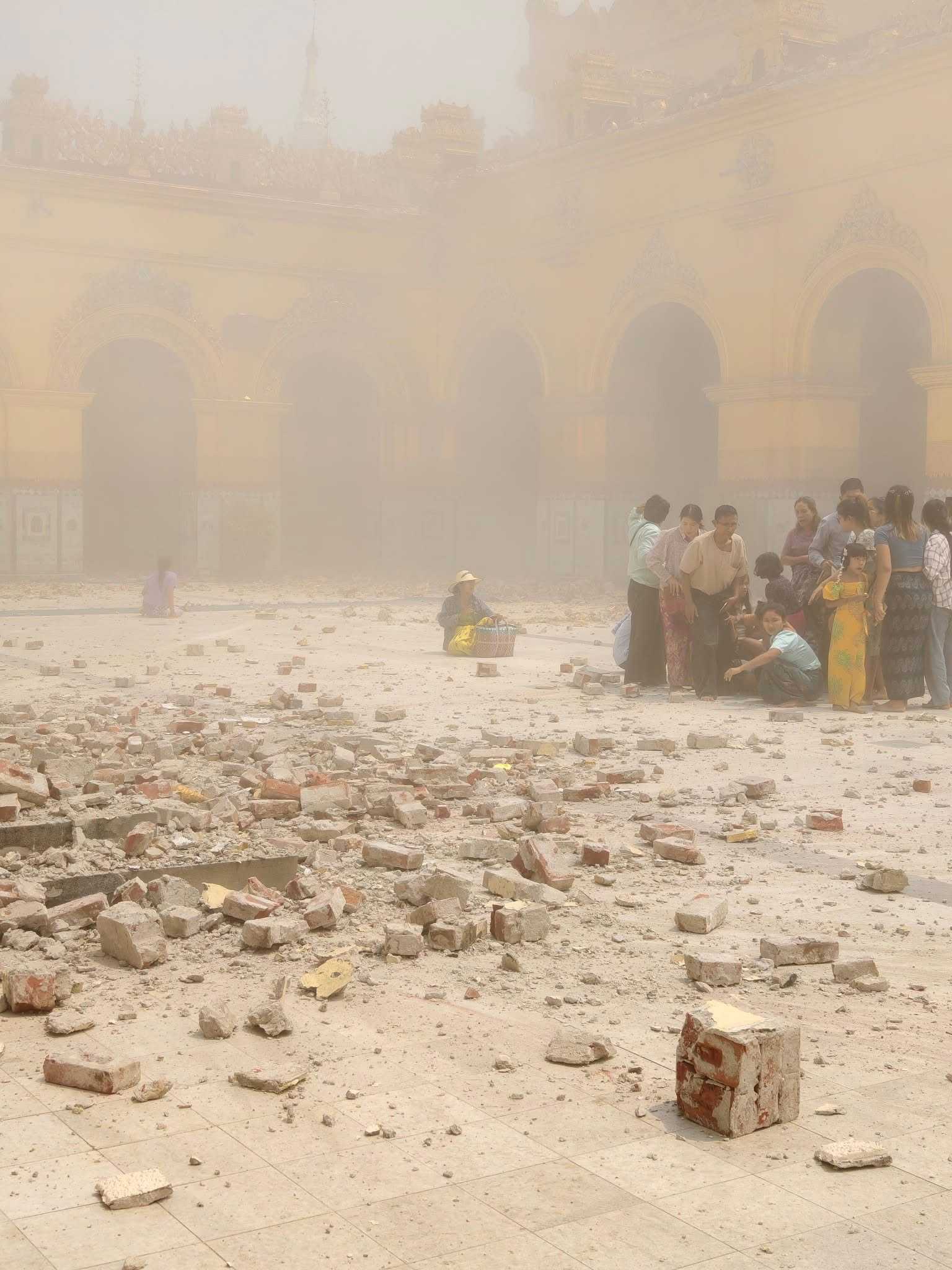 Myanmar'ı 7.7'lik Deprem Yıktı: Köprüler ve Gökdelenler... 10 GnH 0qkawAAVj6y
