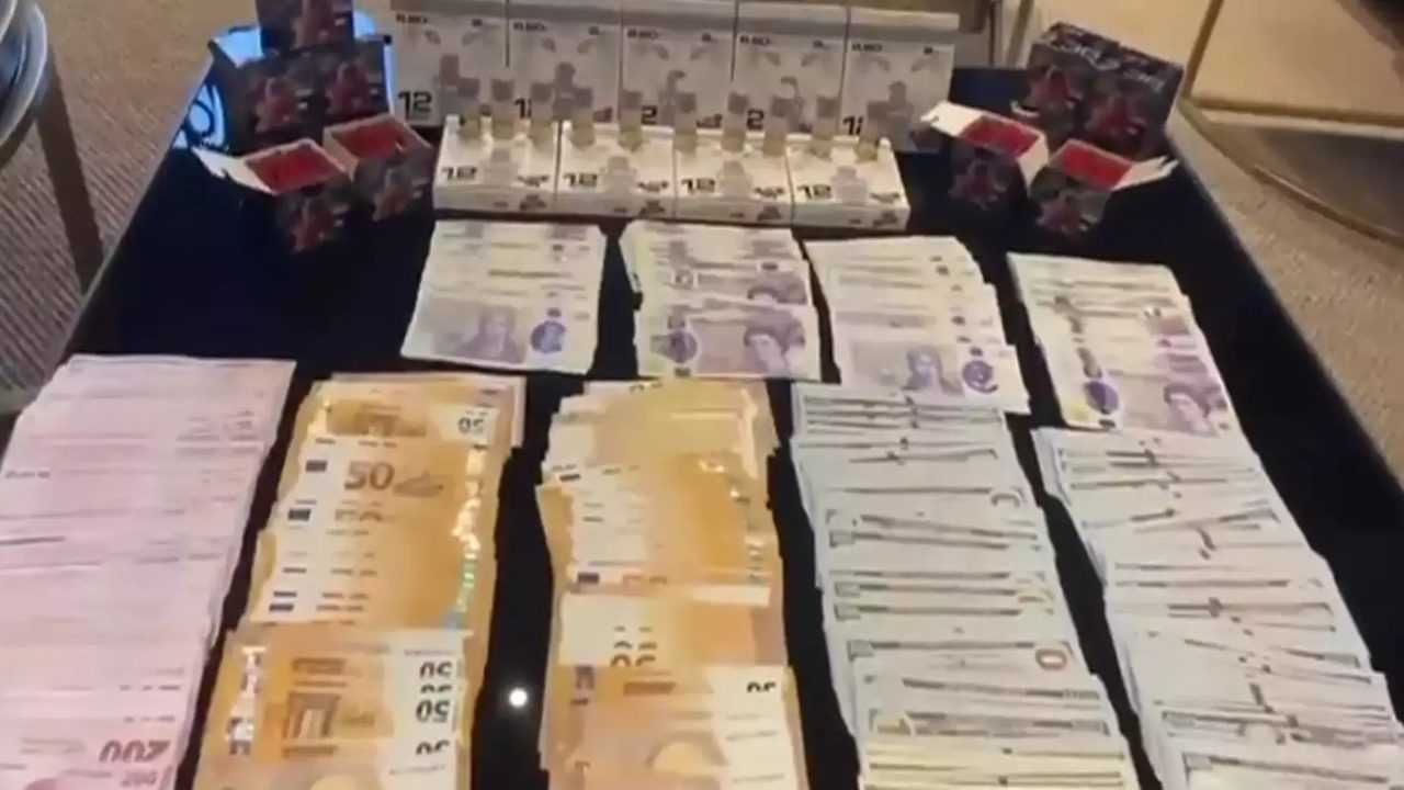 IBB Sorusturmasinda Sok Evde Nakit ve Silah Ele Gecirildi 2