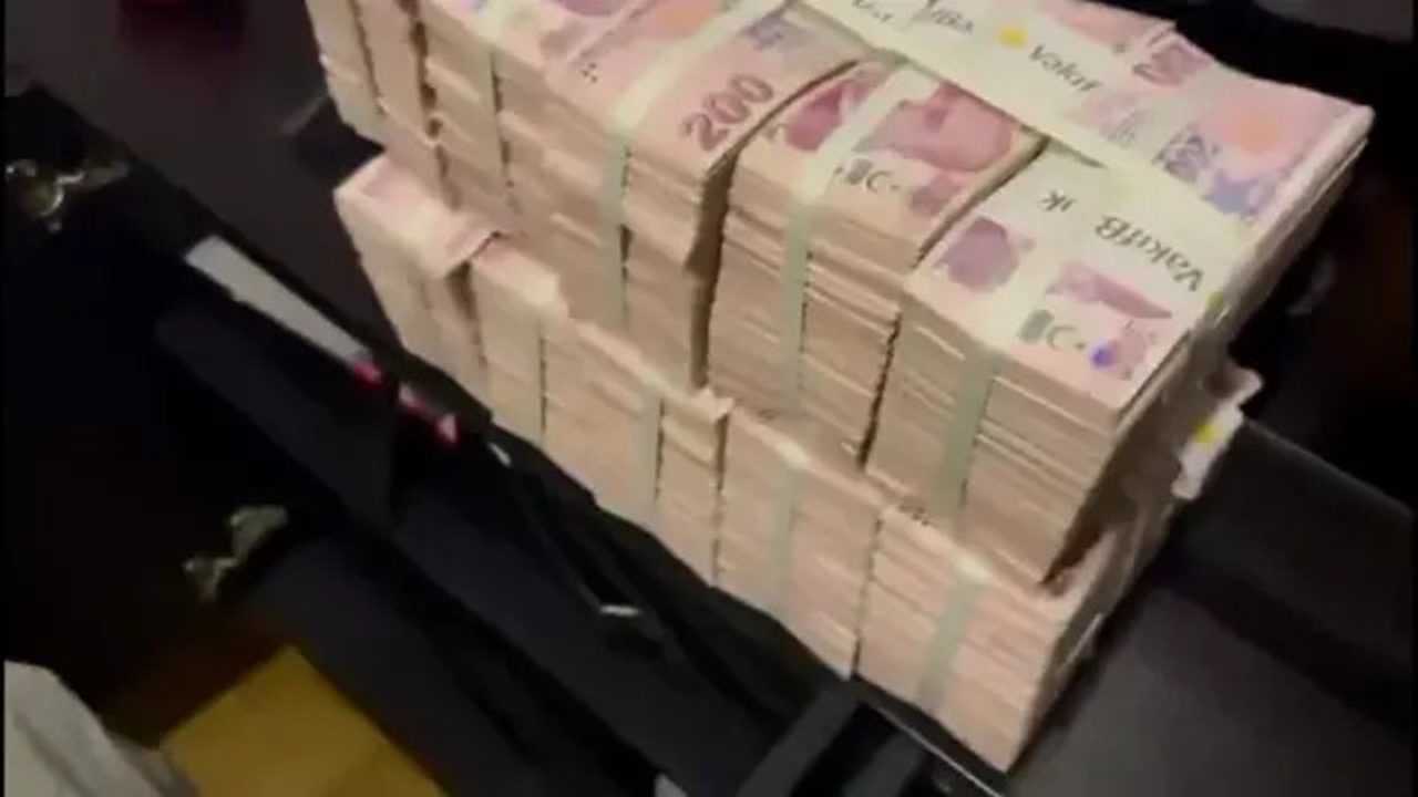 IBB Sorusturmasinda Sok Evde Nakit ve Silah Ele Gecirildi 4