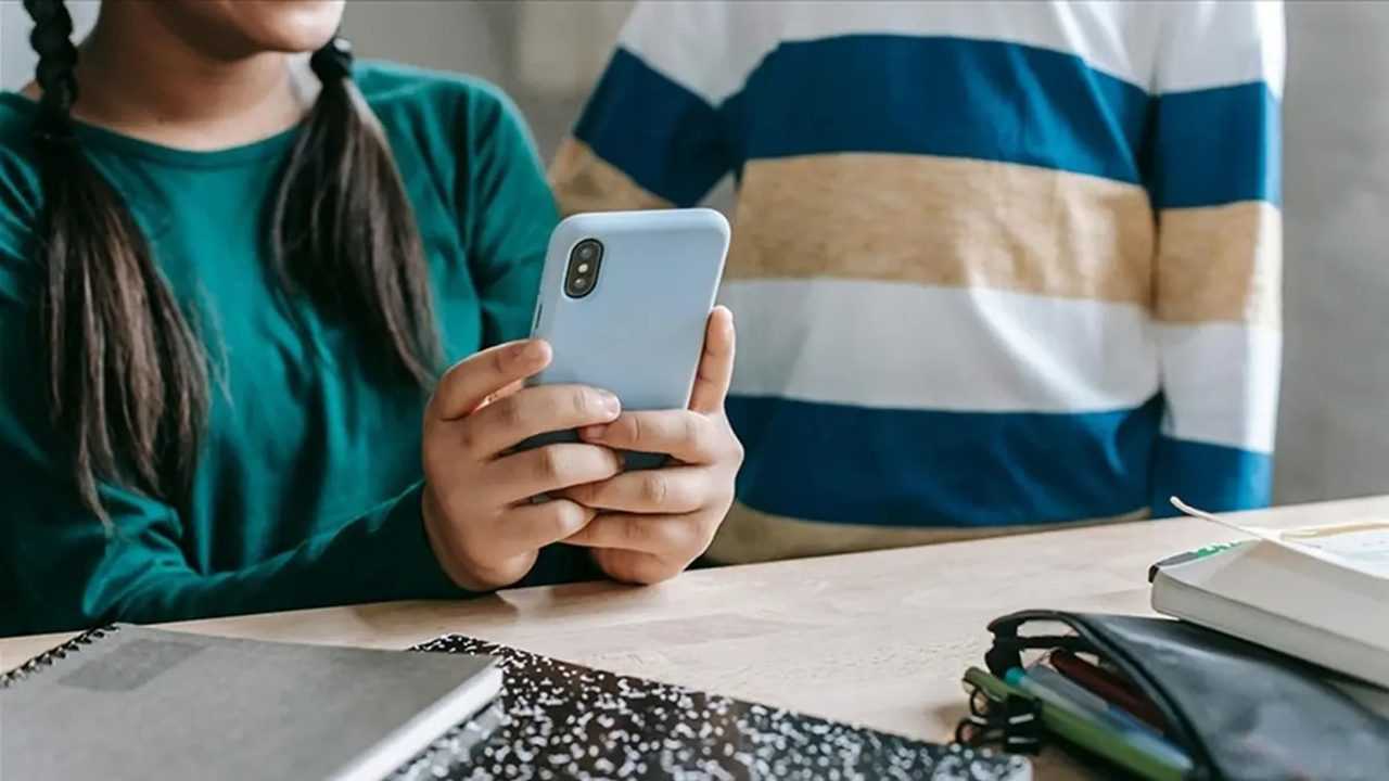 İsveç Okullarda Cep Telefonu Yasaklıyor 4 Isvec Okullarda Cep Telefonu Yasakliyor 5