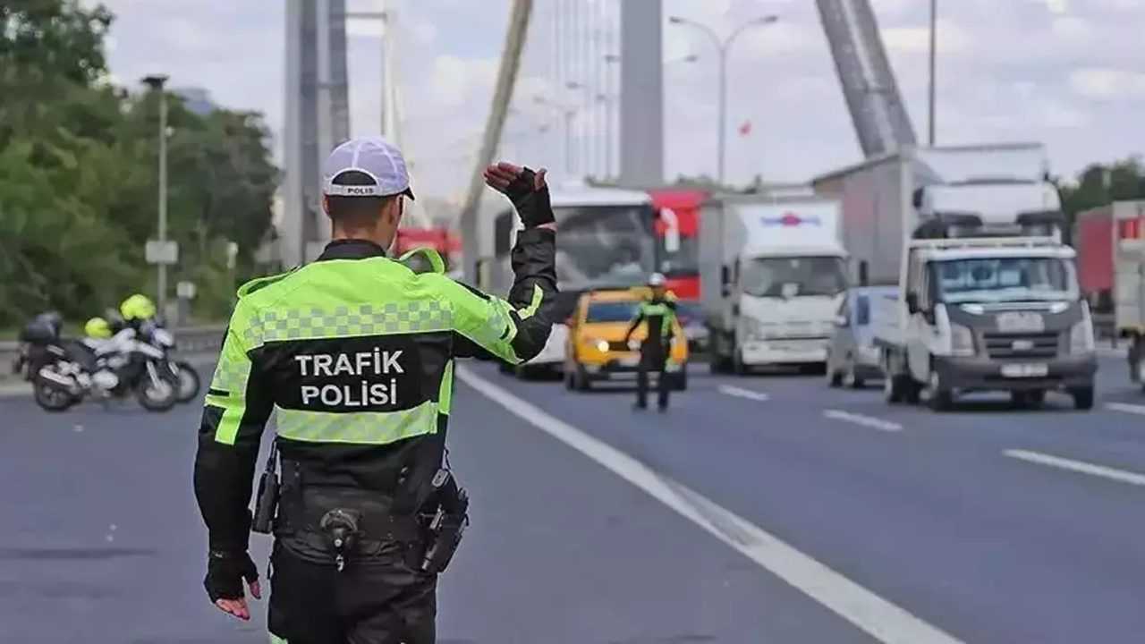 Maltepe’de CHP Mitingi: Bu Yollar Trafiğe Kapatıldı 3 Maltepede CHP Mitingi Bu Yollar Trafige Kapatildi 3