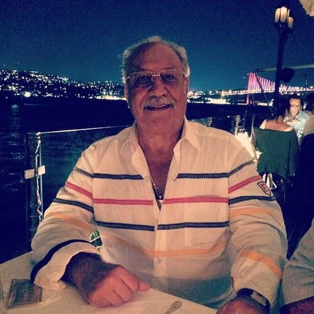 Rahmi Özkan’ın 31 Yıl Önceki Fotoğrafı Şaşırttı 2 Rahmi Ozkanin 31 Yil Onceki Fotografi Sasirtti 3
