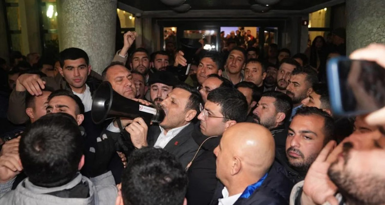 Saraçhane’de: Göstericiler Barikatları Aştı, Çatışma Çıktı