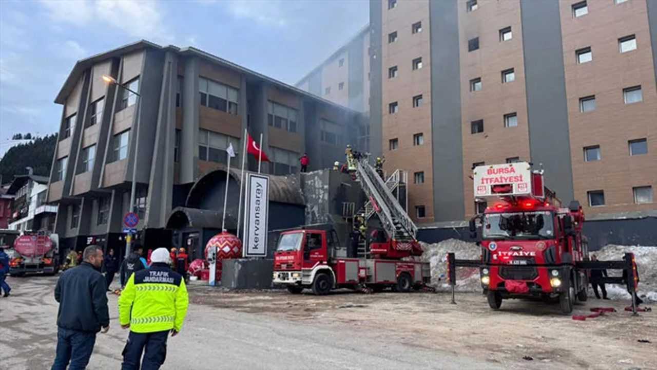 Uludağ’da Korkutan Yangın: Kapalı Otelde Can Kaybı 3 Uludagda Korkutan Yangin Kapali Otelde Can Kaybi 4