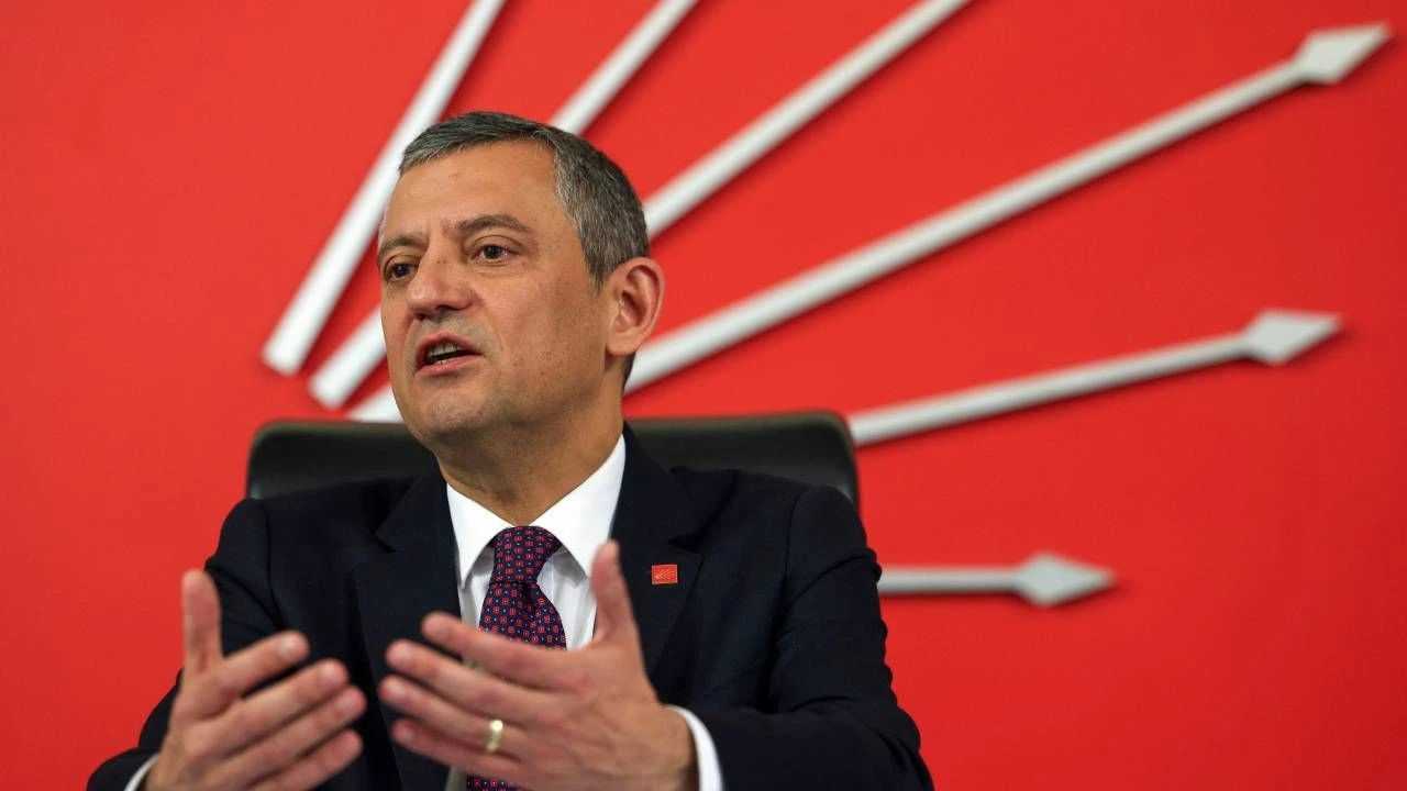 23 Nisan Krizi: CHP'ye Yasak, Özel'den Direniş Çağrısı 2 23 Nisan Krizi CHPye Yasak Ozelden Direnis Cagrisi 3