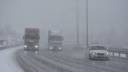 Samsun-Ankara Yolunda Kar Yağışı Trafiği Felç Etti