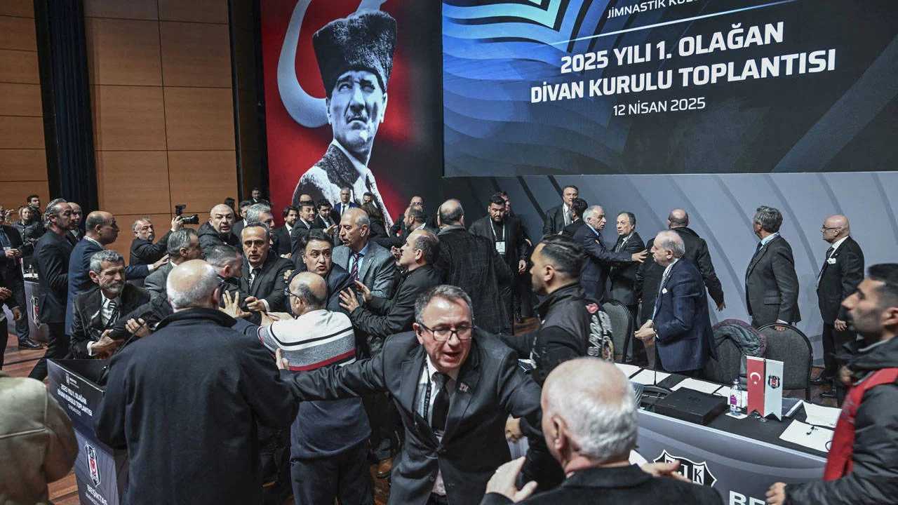 Beşiktaş Divanında Şok Saldırı: Arat’a Fiziksel Müdahale 3 Besiktas Divaninda Sok Saldiri Arata Fiziksel Mudahale 3
