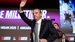 CHP’de Kurultay Fırtınası: Özgür Özel Tek Aday, Tek Zafer