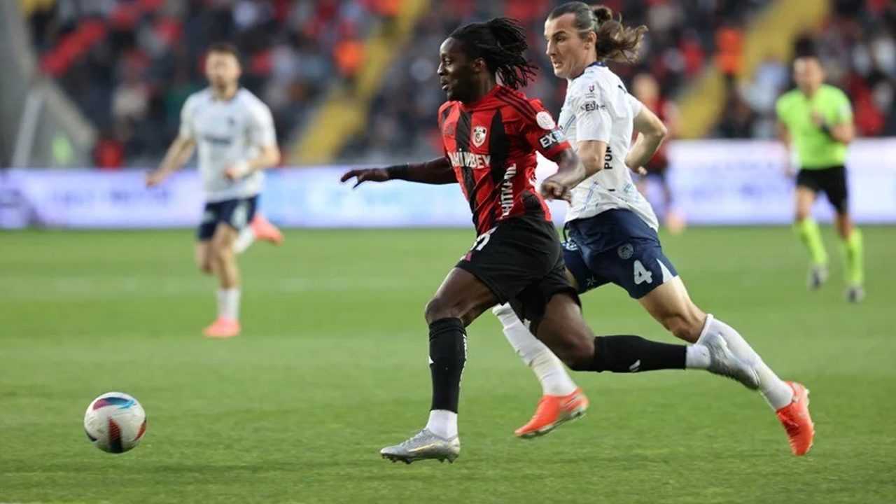 Fenerbahçe, 5 Dakikada 3 Golle Gaziantep'i Devirdi 5 Fenerbahce 5 Dakikada 3 Golle Gaziantepi Devirdi 6