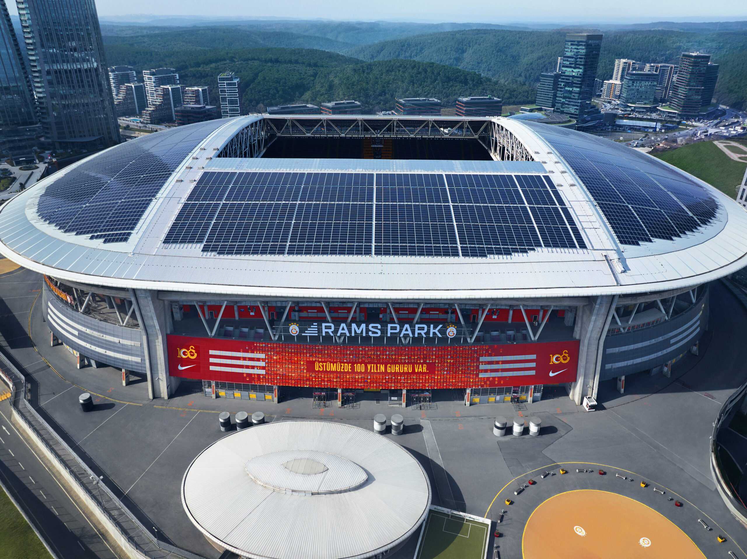 Galatasaray'dan Stadyum Hamlesi: UEFA'dan Onay Bekleniyor 1 GpDBUGUWUAAmHMf