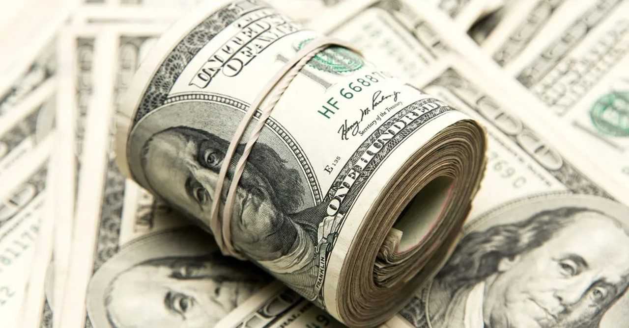 Kurlarda Sarsıntı: Dolar ve Euro Yeni Zirvelerde 1 Kurlarda Sarsinti Dolar ve Euro Yeni Zirvelerde 1