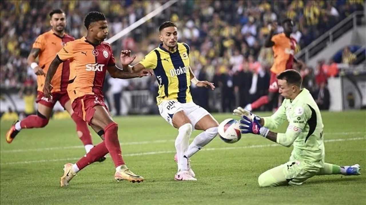 Osimhen’in İki Golüyle Galatasaray, Fenerbahçe’yi Devirdi 5 Osimhenin Iki Goluyle Galatasaray Fenerbahceyi Devirdi 6