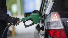 Petrol Çöküşü Akaryakıtta Tarihi İndirim Getiriyor