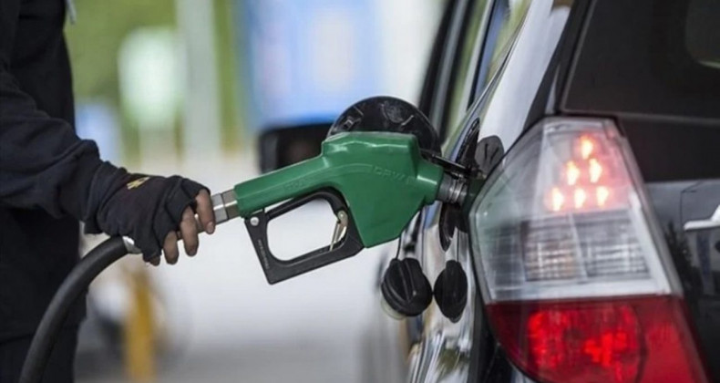 Petrol Çöküşü Akaryakıtta Tarihi İndirim Getiriyor