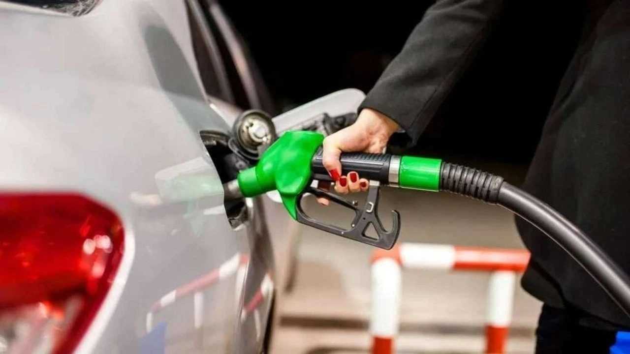 Petrol Dususu Akaryakita Yansidi Benzine 224 TL Indirim 2