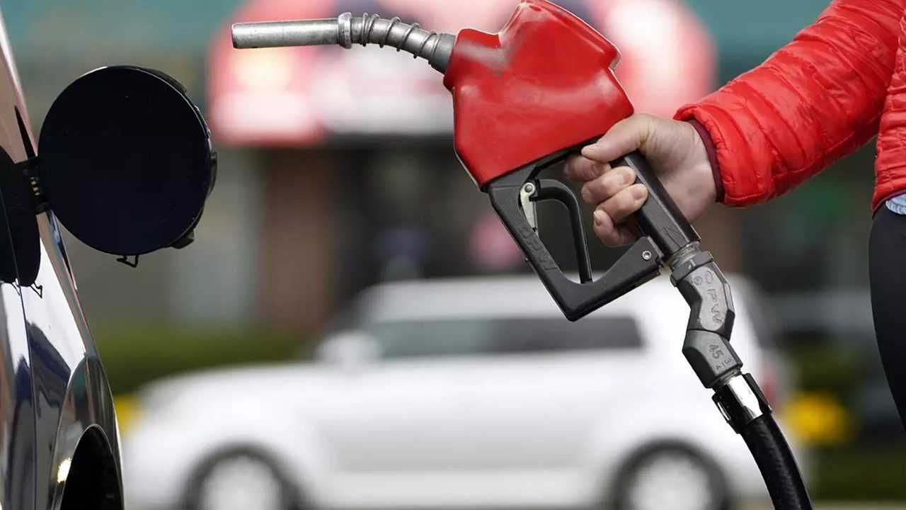 Petrol Dususu Akaryakita Yansidi Benzine 224 TL Indirim 3