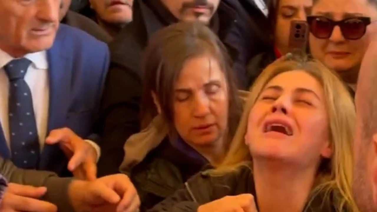 Sanat Dünyası Yıkıldı: Volkan Konak'ın Ani Vefatı Şok Etti 3 Sanat Dunyasi Yikildi Volkan Konakin Ani Vefati Sok Etti 4