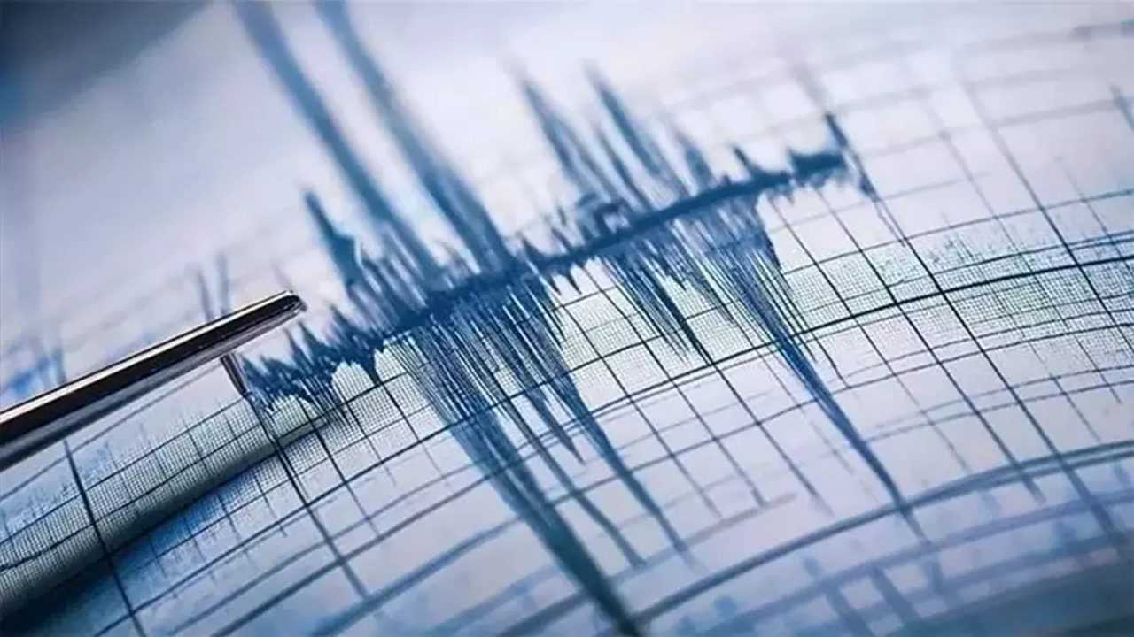 Van’da Art Arda Depremler: Korkutan Sarsıntı 2 Vanda Art Arda Depremler Korkutan Sarsinti 3